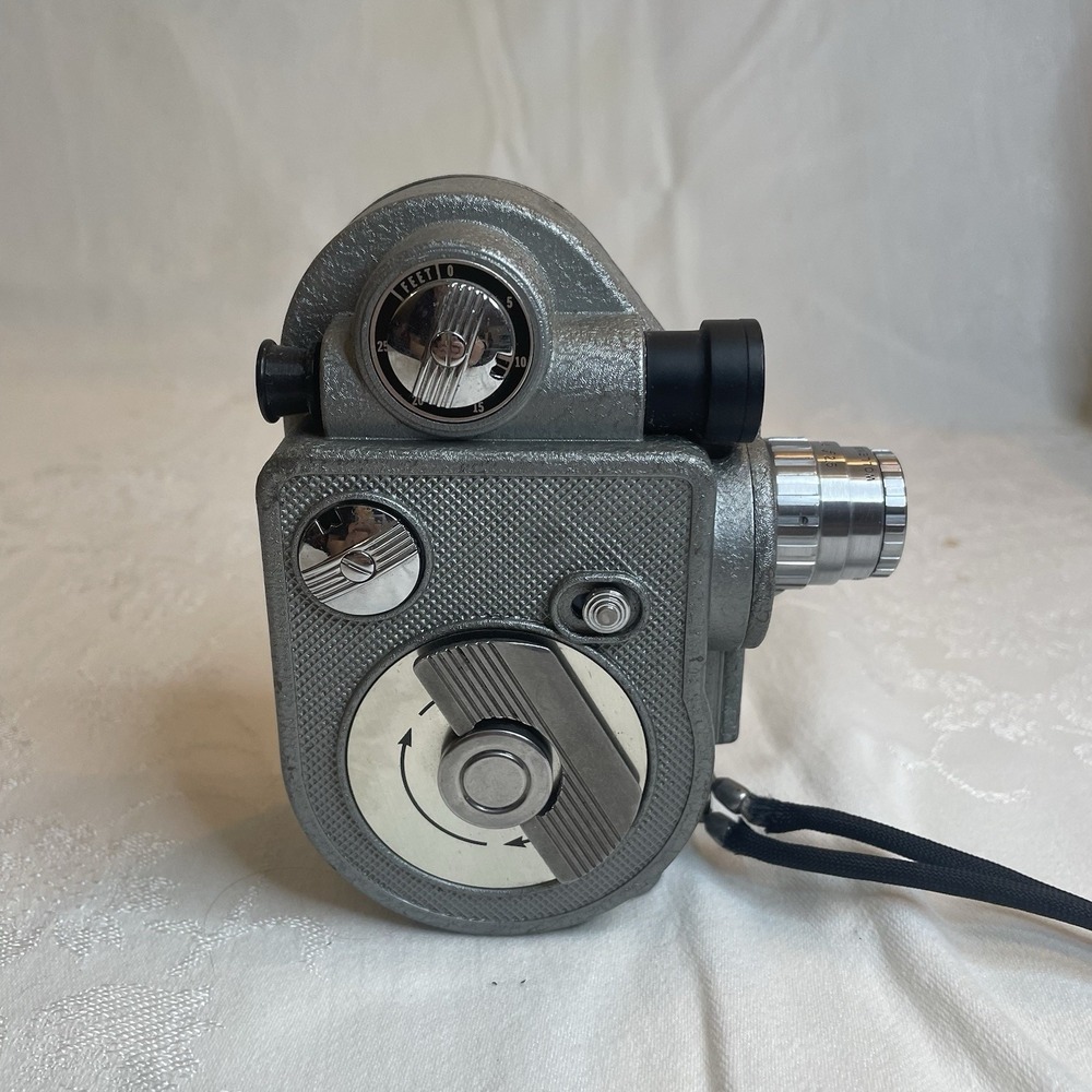Vintage Revere Model 87 8mm Movie Camera UNTESTED - Picture 3 of 7